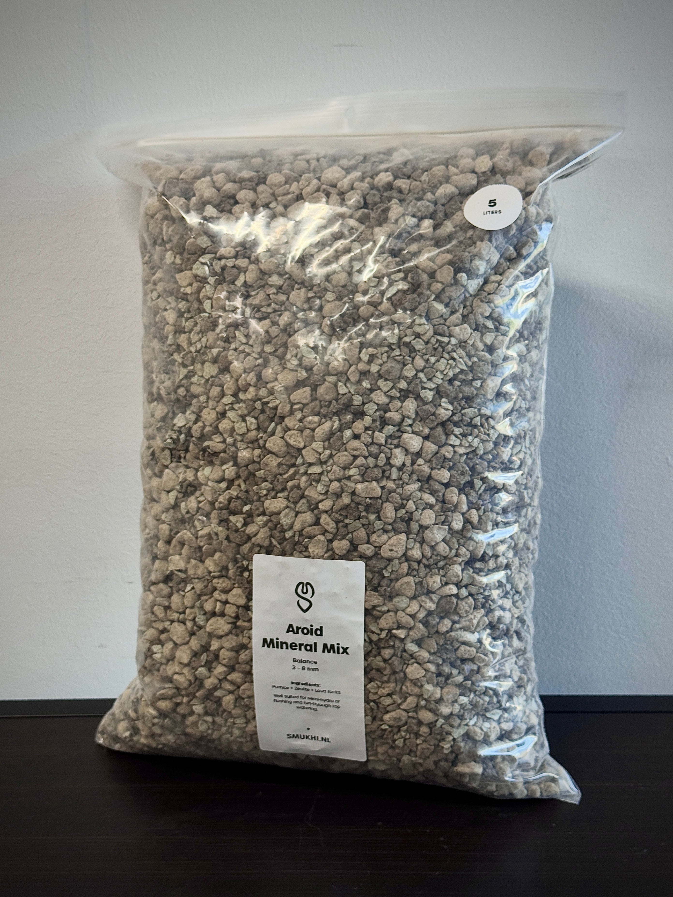 SMUKHI Mineral Mix Semi-Hydro substrate for plants, showing a close-up of the granular mineral blend suitable for hydroponic gardening.