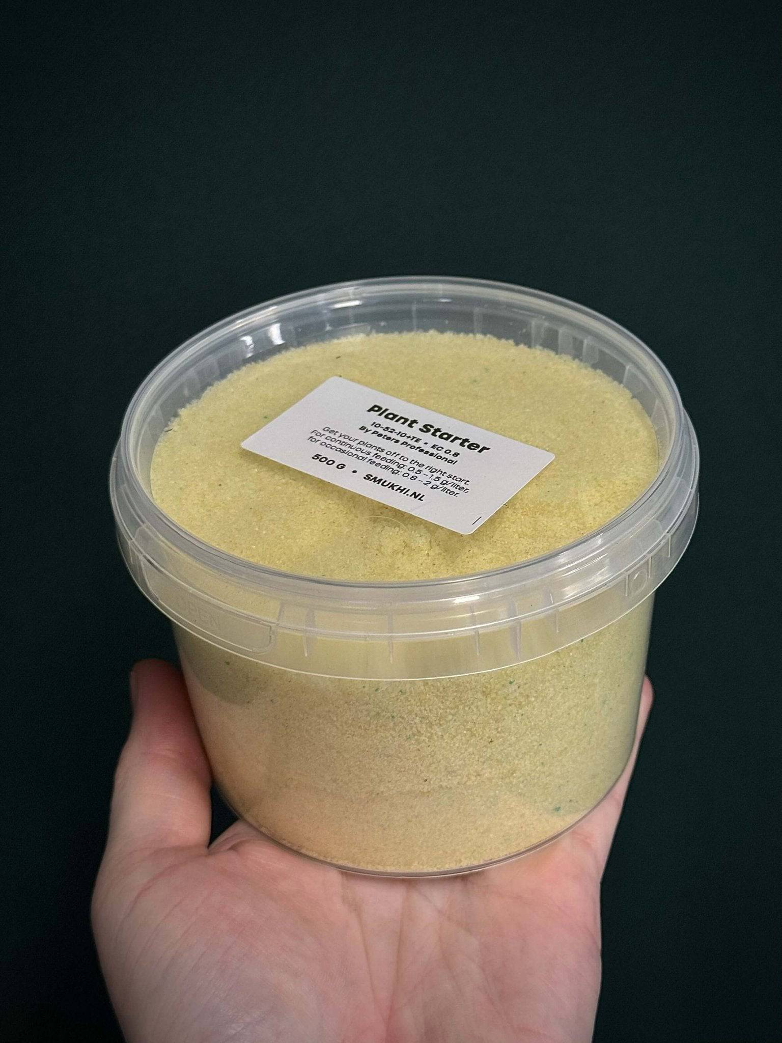 Peters Professional plant starter fertilizer 10-52-10 granules, suitable for promoting healthy plant growth and root development.