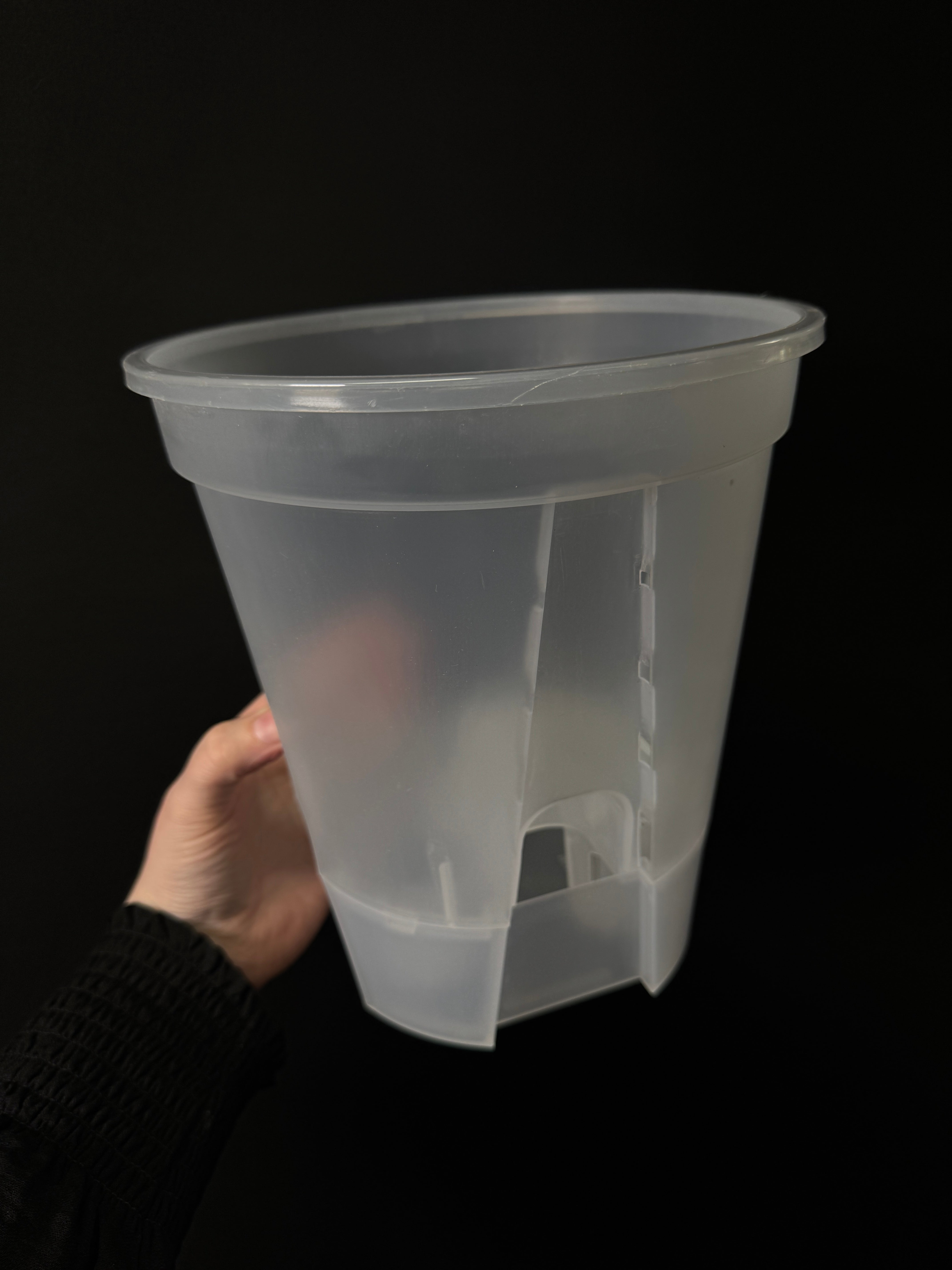 SMUKHI plastic self-watering aroid pot with anti-spiral roots, 12cm semi-opaque design for healthy plant growth.